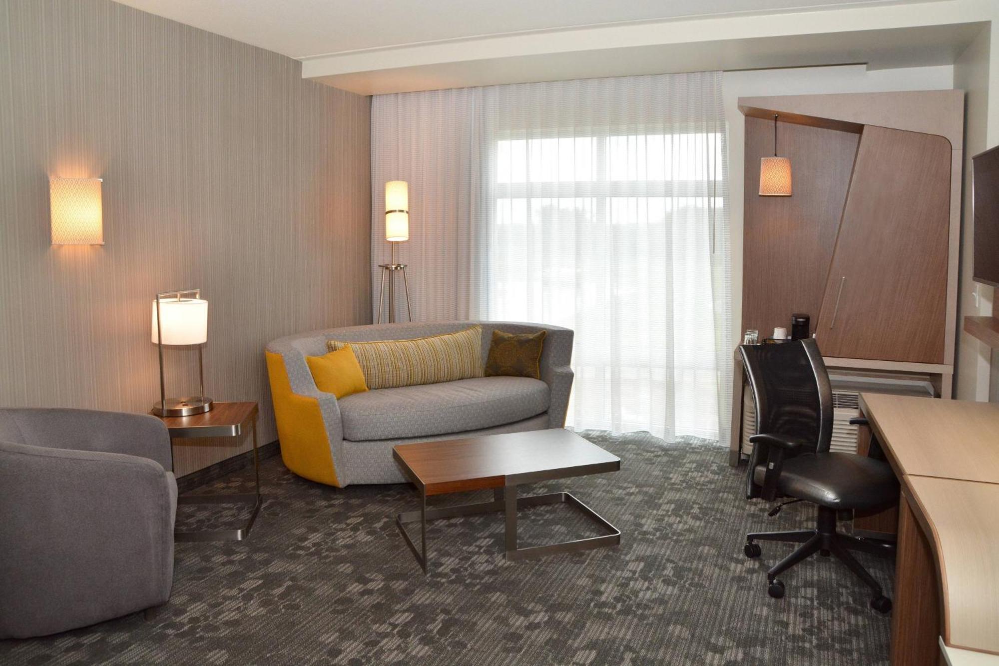 Courtyard By Marriott Youngstown Canfield Zewnętrze zdjęcie